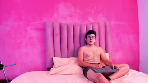 JUSTIN Y JAZMIN online show from 16, 12, 2025