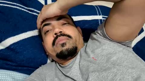 Snapshot of justinbigdream chatting on 17, 11, 2025 justinbigdream online show from 17, 11, 2025