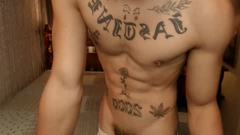 justine_hunk online show from 14, 3, 2026