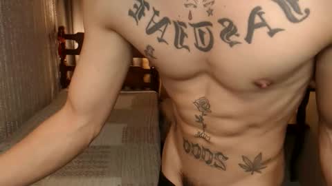 justine_hunk online show from 19, 3, 2026