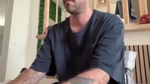 Snapshot of justmeandyou00 chatting on 9, 2, 2025 justmeandyou00 online show from 9, 2, 2025