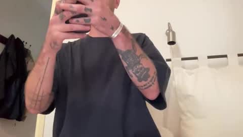 Snapshot of justmeandyou00 chatting on 7, 11, 2025 justmeandyou00 online show from 7, 11, 2025