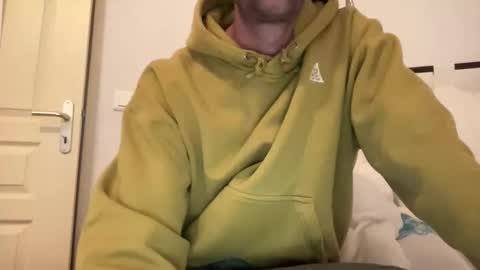 Snapshot of justmeandyou00 chatting on 22, 11, 2025 justmeandyou00 online show from 22, 11, 2025