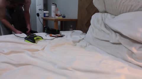 J and Sugar snap pea online show from 18, 9, 2025