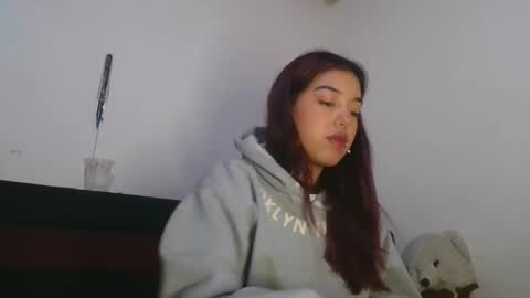 KAHELIINDEPENDENT MODEL online show from 21, 11, 2025