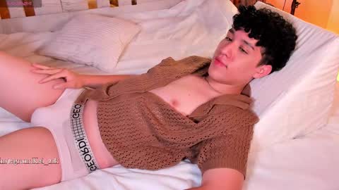 Snapshot of kai_zarek chatting on 24, 10, 2025 Kai online show from 24, 10, 2025