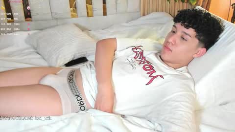 Snapshot of kai_zarek chatting on 28, 10, 2025 Kai online show from 28, 10, 2025