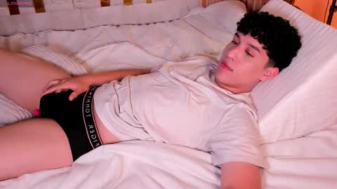 Snapshot of kai_zarek chatting on 8, 11, 2025 Kai online show from 8, 11, 2025