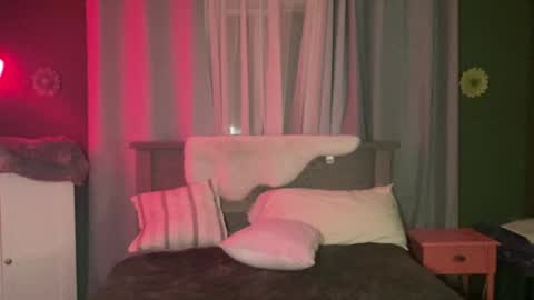 Snapshot of kaileeshy chatting on 11, 11, 2025 Kailee Smile online show from 11, 11, 2025