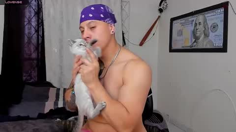 Snapshot of kaledd_musclee chatting on 7, 12, 2024 Kaledd musclees room Master online show from 7, 12, 2024