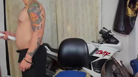 Snapshot of kaledd_musclee chatting on 10, 1, 2025 Kaledd musclees room Master online show from 10, 1, 2025