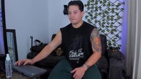 Snapshot of kaledd_musclee chatting on 12, 9, 2025 Kaledd musclees room Master online show from 12, 9, 2025