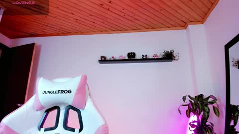 Kali Ka Please help me with your thumbs up its important   dont forget my birthday on October 26 online show from 11, 9, 2025