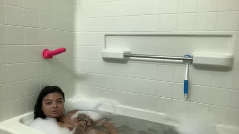 Snapshot of kalinature chatting on 22, 11, 2025 kalinature online show from 22, 11, 2025