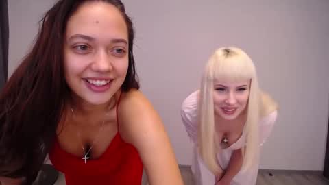 Snapshot of kamilla111 chatting on 15, 11, 2025 Kamilla blonde Karoline brunette online show from 15, 11, 2025