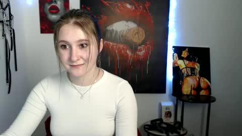 kamilla_love_ online show from 25, 2, 2026