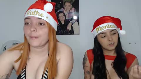 Snapshot of kammy_cami chatting on 22, 12, 2024 kammy y camila online show from 22, 12, 2024