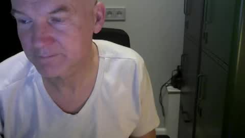 Robbie online show from 2, 2, 2025