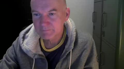 Robbie online show from 6, 2, 2025