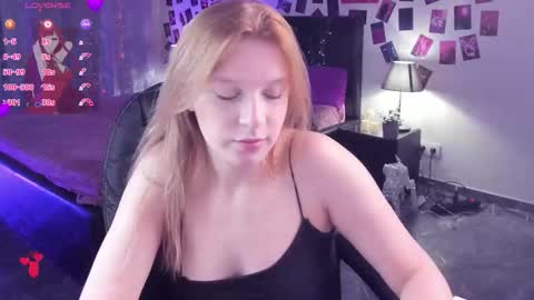 Snapshot of karambamoon chatting on 25, 10, 2025 Lera online show from 25, 10, 2025