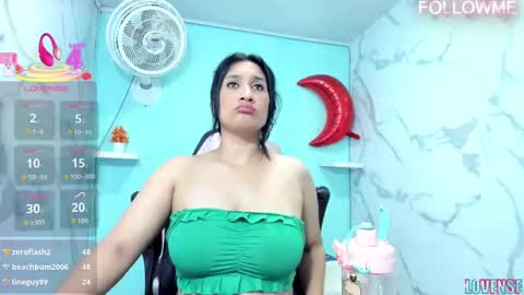 Snapshot of karime_sexygirl chatting on 18, 10, 2025 Karime online show from 18, 10, 2025