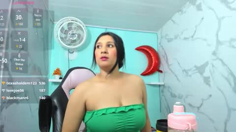 Snapshot of karime_sexygirl chatting on 1, 12, 2025 Karime online show from 1, 12, 2025