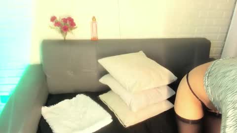 Snapshot of karina_gomez_18 chatting on 10, 10, 2025 Kari online show from 10, 10, 2025