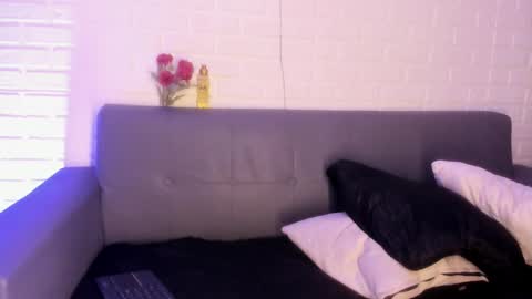 Snapshot of karina_gomez_18 chatting on 28, 10, 2025 Kari online show from 28, 10, 2025