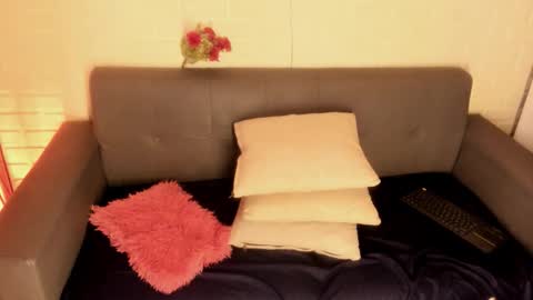 Snapshot of karina_gomez_18 chatting on 6, 11, 2025 Kari online show from 6, 11, 2025