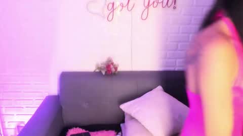 Snapshot of karina_gomez_18 chatting on 13, 11, 2025 Kari online show from 13, 11, 2025