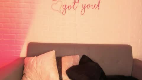 Snapshot of karina_gomez_18 chatting on 21, 11, 2025 Kari online show from 21, 11, 2025