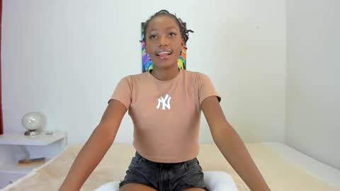 karina_lopez7 online show from 6, 2, 2025