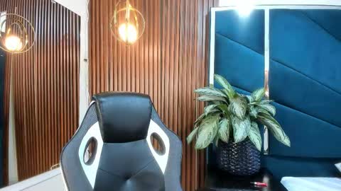 karinasanchezz online show from 14, 10, 2025