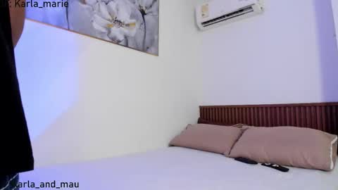 Snapshot of karla_and_mau chatting on 15, 11, 2025 Karla Mau online show from 15, 11, 2025