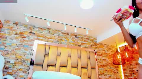 Snapshot of karla_dunn chatting on 1, 2, 2025 Karla online show from 1, 2, 2025