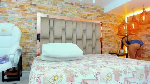 Snapshot of karla_dunn chatting on 18, 2, 2025 Karla online show from 18, 2, 2025