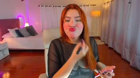 Snapshot of karla_hill_28 chatting on 31, 10, 2025 Karlita online show from 31, 10, 2025