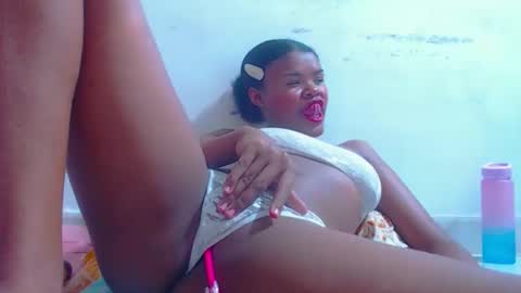 karla latina 28 online show from 18, 9, 2025