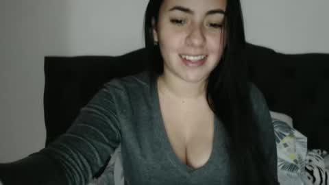 Snapshot of karlagiraldo140 chatting on 6, 3, 2025 Karla Giraldo online show from 6, 3, 2025