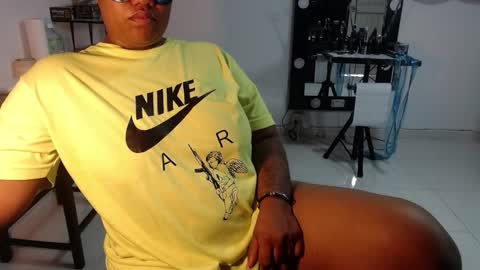 karlaluann online show from 12, 10, 2025