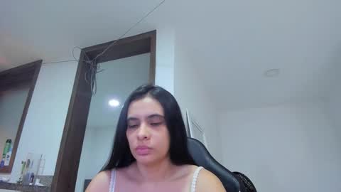 karlavx_01 online show from 10, 10, 2025