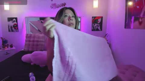 Snapshot of karly_moonn chatting on 14, 11, 2025 Karly Moonns online show from 14, 11, 2025