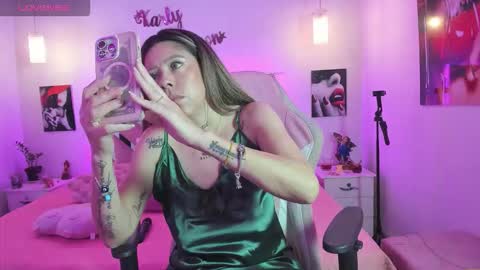 Snapshot of karly_moonn chatting on 19, 11, 2025 Karly Moonns online show from 19, 11, 2025