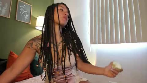 Snapshot of karlye_5 chatting on 20, 10, 2025 Karlye online show from 20, 10, 2025