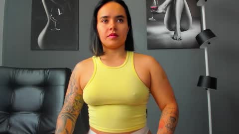 Snapshot of karlyjons_ chatting on 28, 10, 2025 online show from 28, 10, 2025