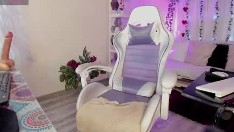  karol  online show from 12, 3, 2025