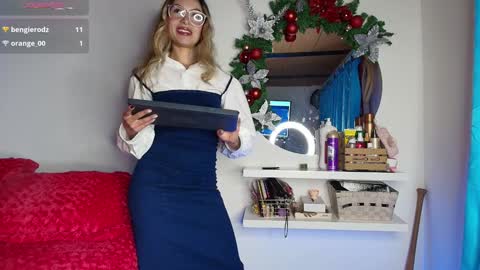 Snapshot of karol_goode chatting on 14, 12, 2024 karol_goode online show from 14, 12, 2024