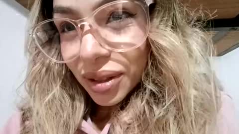 Snapshot of karol_goode chatting on 31, 12, 2024 karol_goode online show from 31, 12, 2024