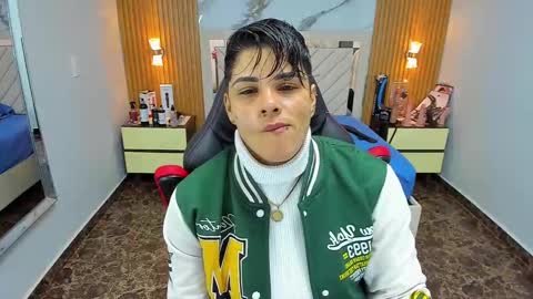 Snapshot of karolandluna chatting on 15, 10, 2025 Karol and Luna online show from 15, 10, 2025