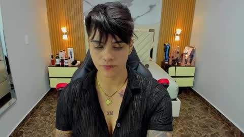 Snapshot of karolandluna chatting on 16, 10, 2025 Karol and Luna online show from 16, 10, 2025